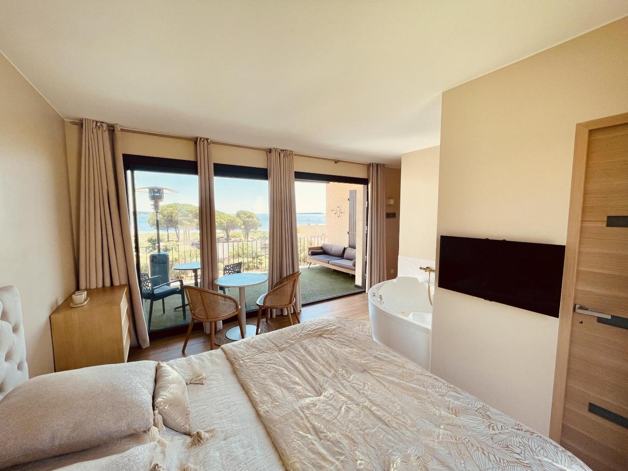 Lalagunebages, Panoramic View Bages  Exterior foto